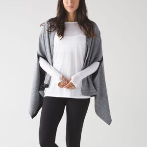 Lululemon Vinyasa Wrap
Hazy Heather Heathered White Heathered Black / Black